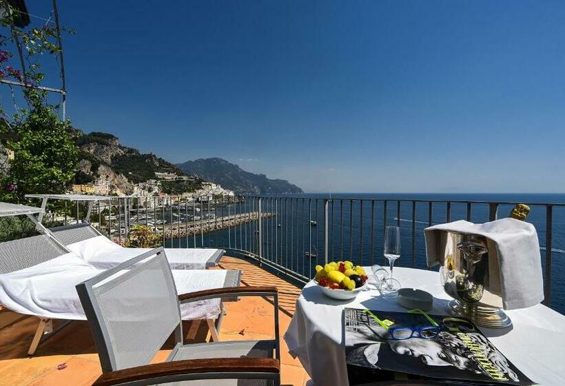 Номер Deluxe Вид на Море, Miramalfi