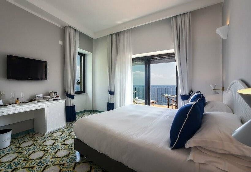 Номер Deluxe Вид на Море, Miramalfi