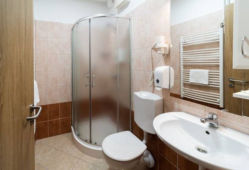 חדר סופריור, Napfeny