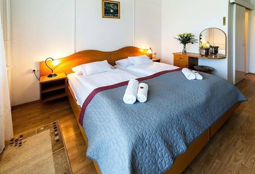 חדר סטנדרט, Napfeny