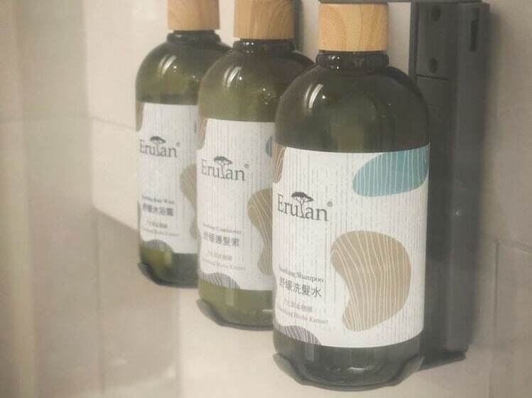 اتاق استاندارد, Nathan