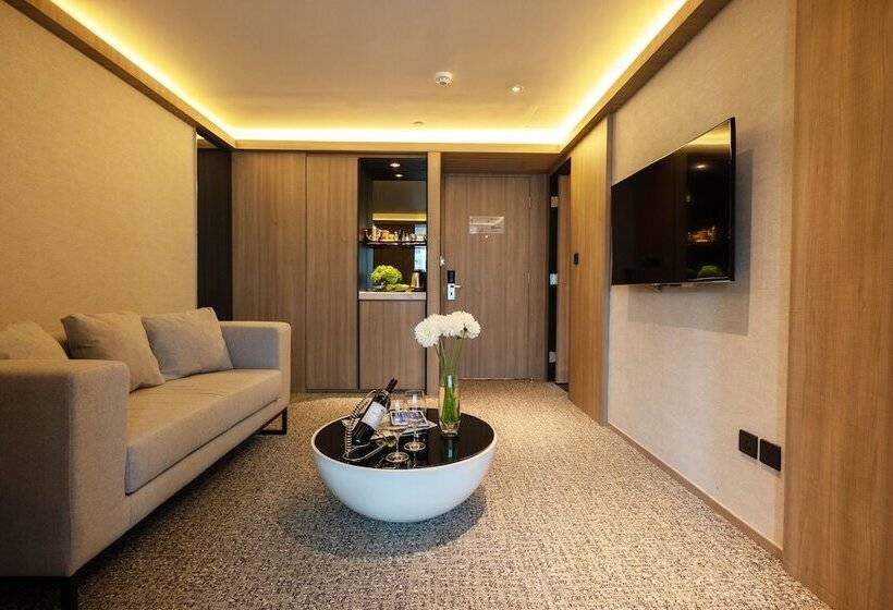 اتاق استاندارد, Nathan