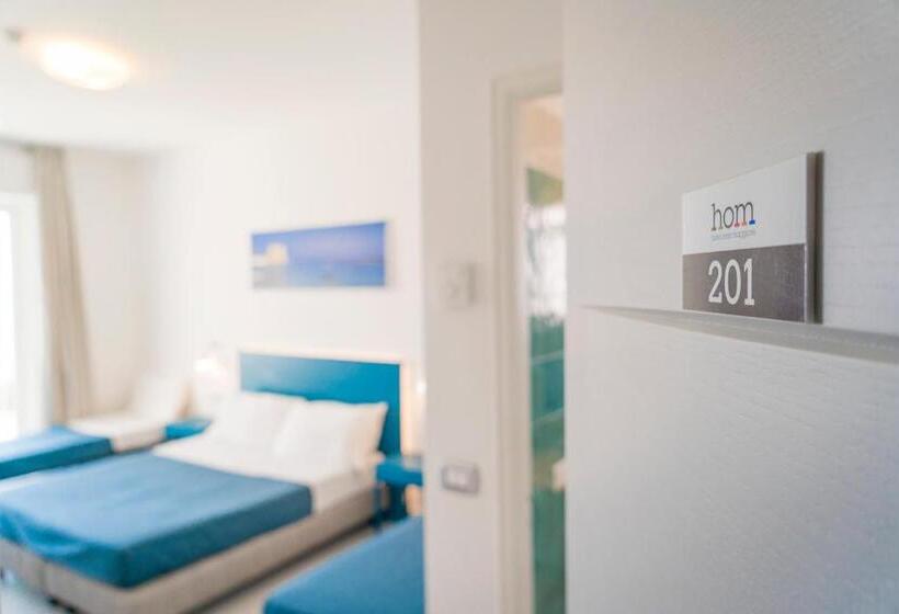 غرفة عائلية مطلّة علي البحر, Orsa Maggiore