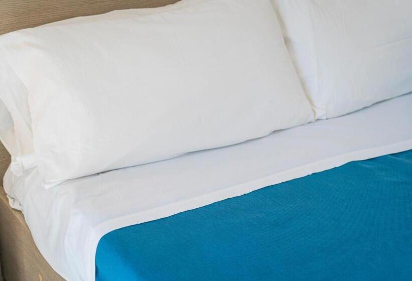 غرفة قياسية مطلّة علي البحر, Orsa Maggiore