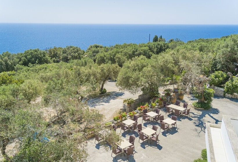 غرفة عائلية مطلّة علي البحر, Orsa Maggiore