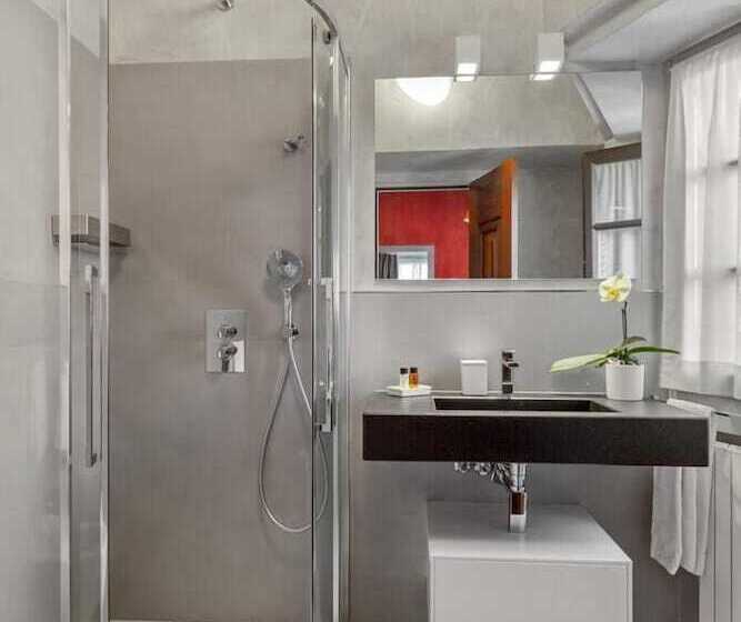 חדר סטנדרט, Pironi