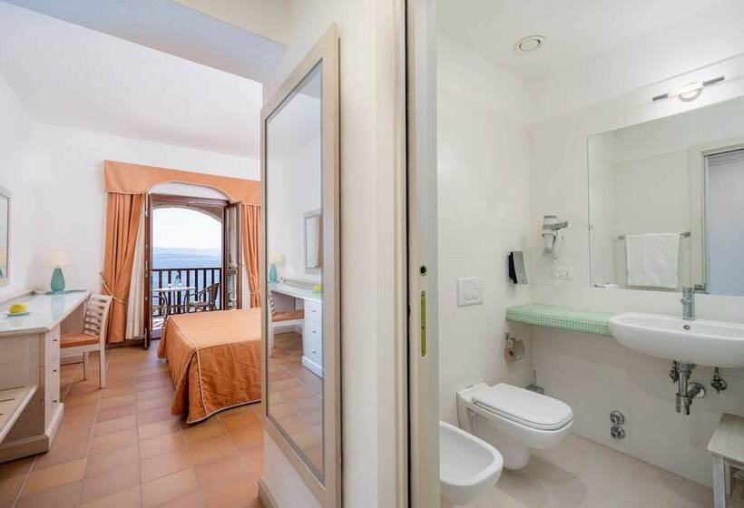 带海景的高档三人间, Punta Negra