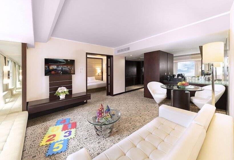 جناح عائلي, Regal Kowloon