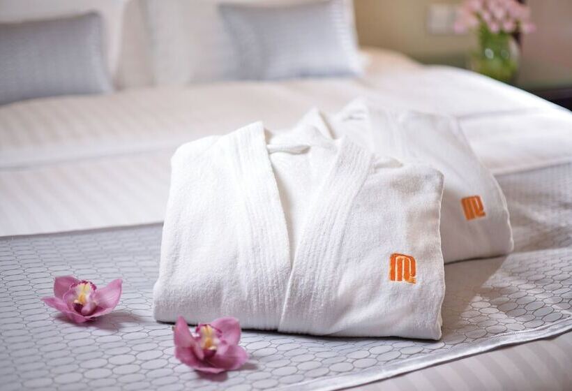 جناح ملكى, Regal Kowloon