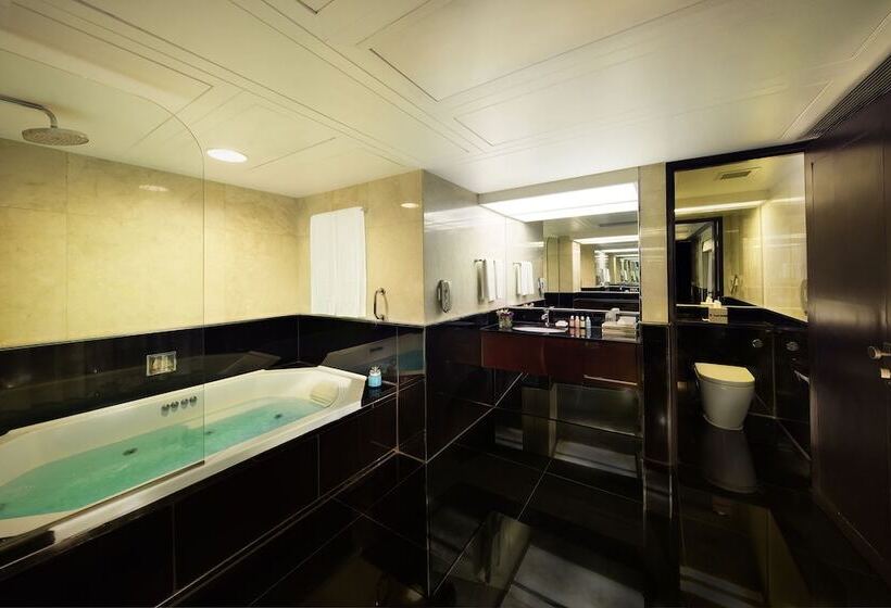 جناح ملكى, Regal Kowloon