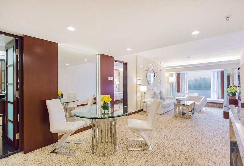 جناح ملكى, Regal Kowloon