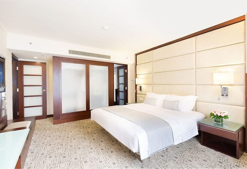 جناح ملكى, Regal Kowloon