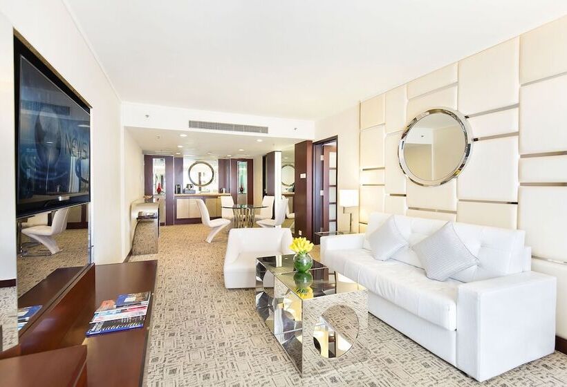 جناح ملكى, Regal Kowloon