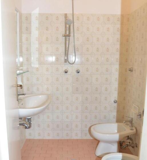 اتاق اکونومی, Residence Ponente