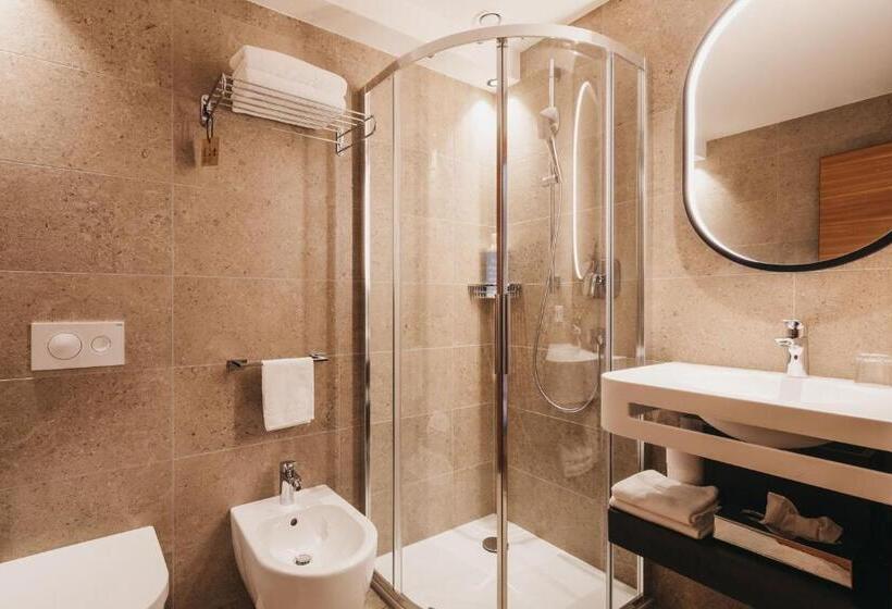 スタンダードルーム, Rudolf