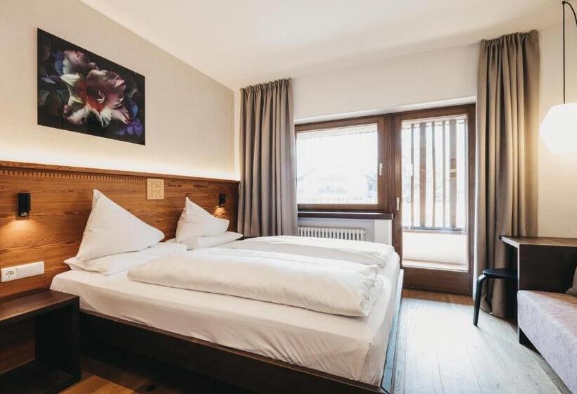 スタンダードルーム, Rudolf