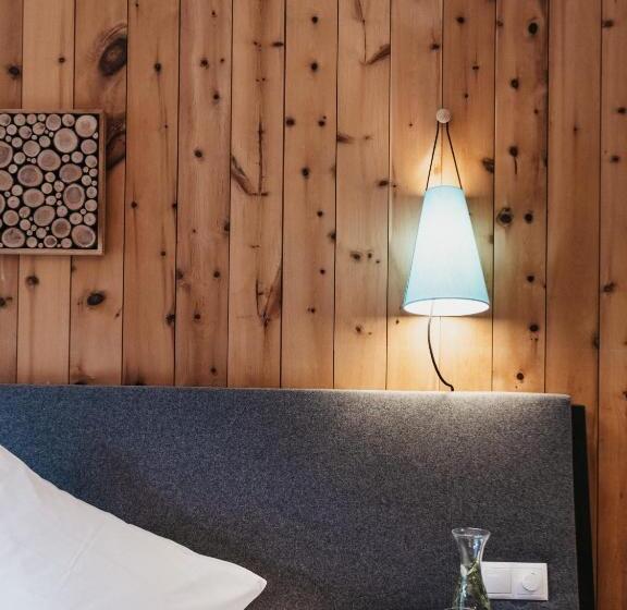 スタンダードルーム, Rudolf