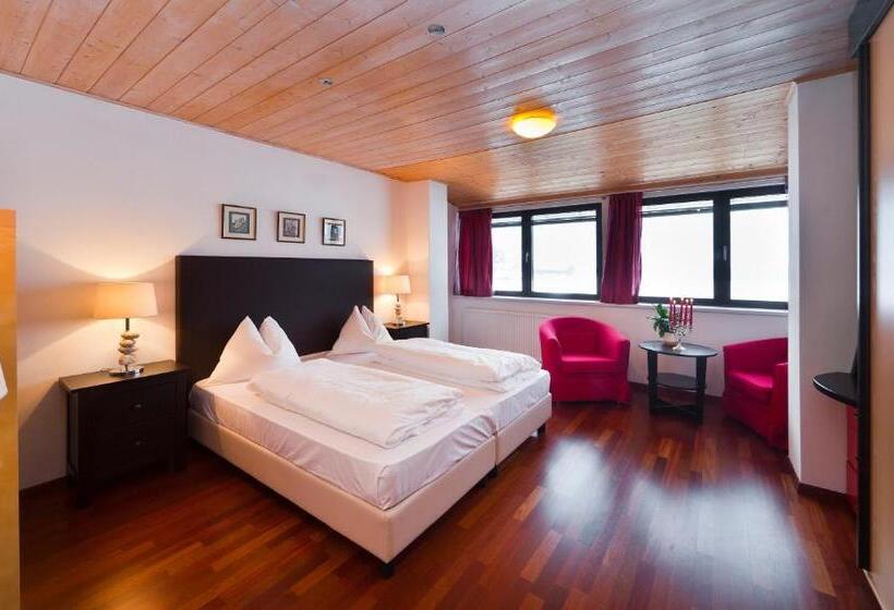 1ベッドルームアパートメント, Rudolf