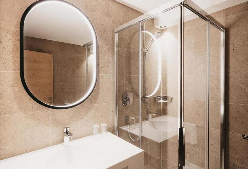 スタンダードルーム, Rudolf