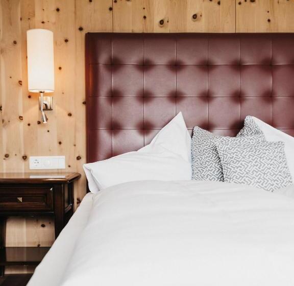 エコノミー4人部屋, Rudolf