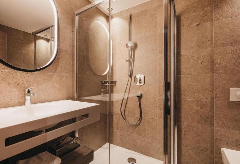 スタンダードルーム, Rudolf