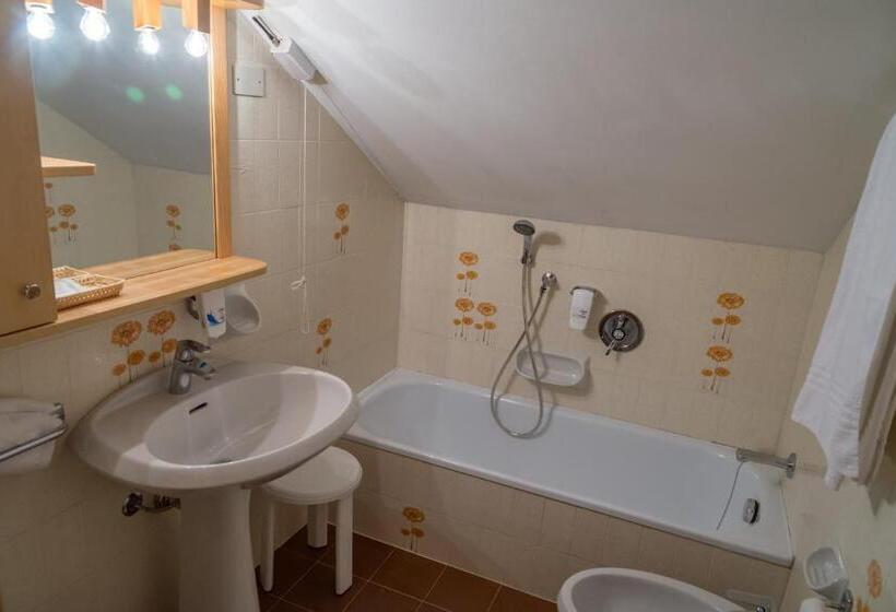 Quarto Economy, Sporthotel Europa Sul Lago