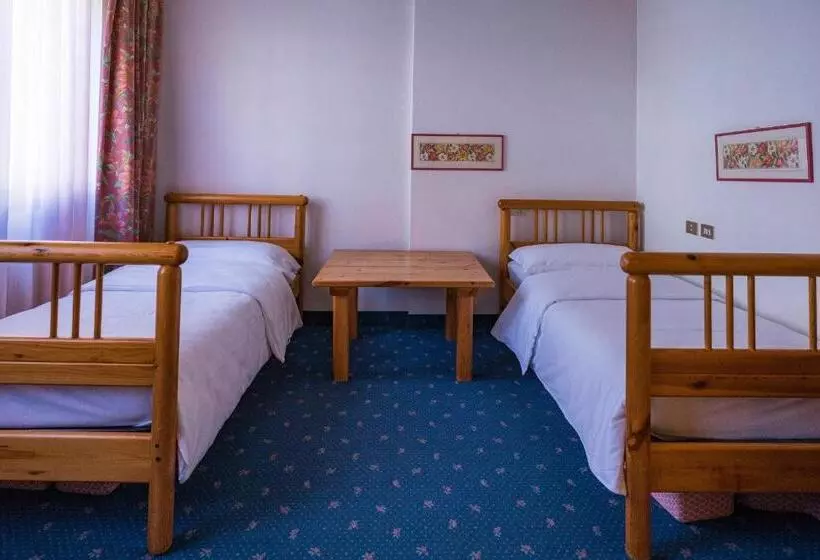 Perhehuone, Sporthotel Europa Sul Lago