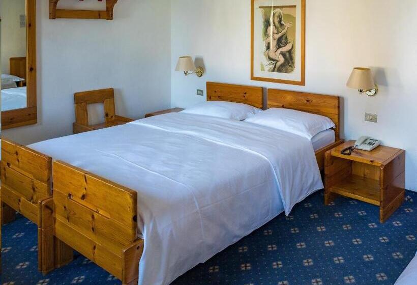 Quarto Triplo Estandar com Vistas, Sporthotel Europa Sul Lago