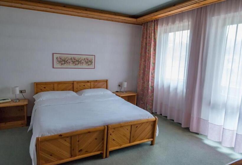 Полулюкс Одноместный с Террасой, Sporthotel Europa Sul Lago