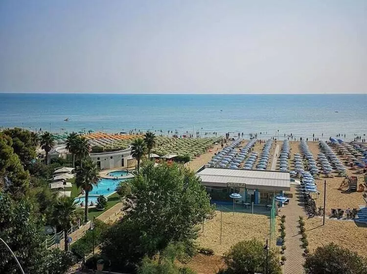 Quarto familiar vista mar, Sporting