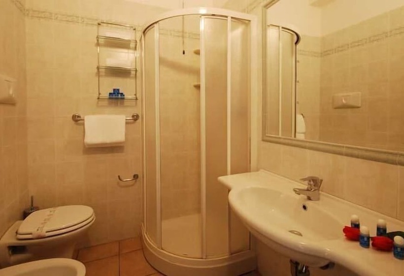 חדר משפחתי נוף לים, Sporting