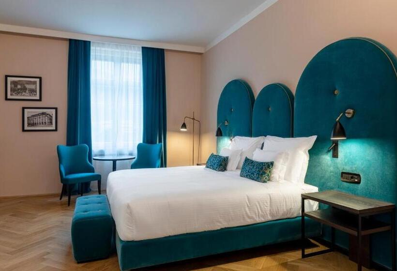 سوییت جونیور, Stadt Hotel Città
