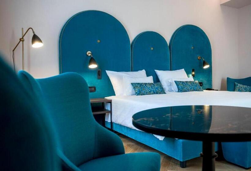 سوییت جونیور, Stadt Hotel Città