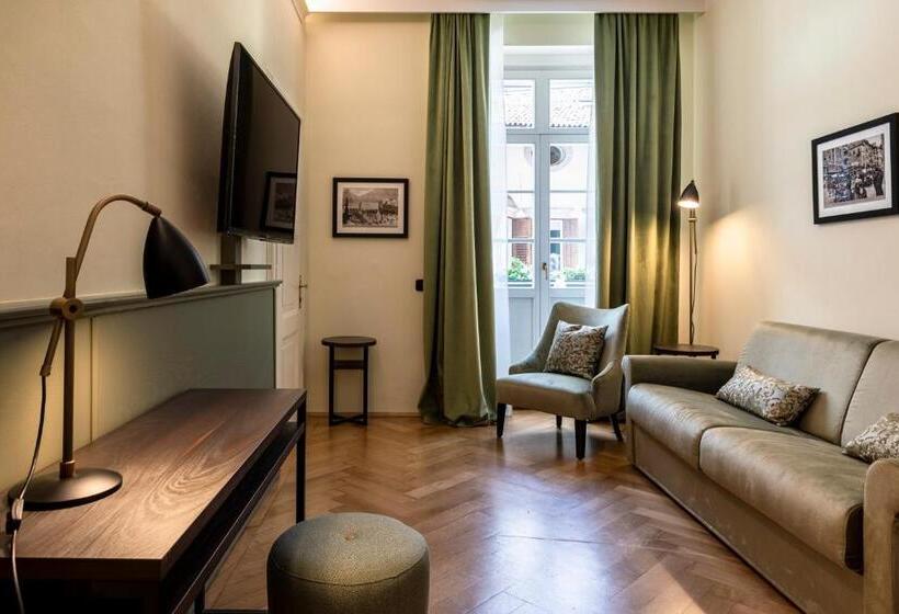 سوییت, Stadt Hotel Città