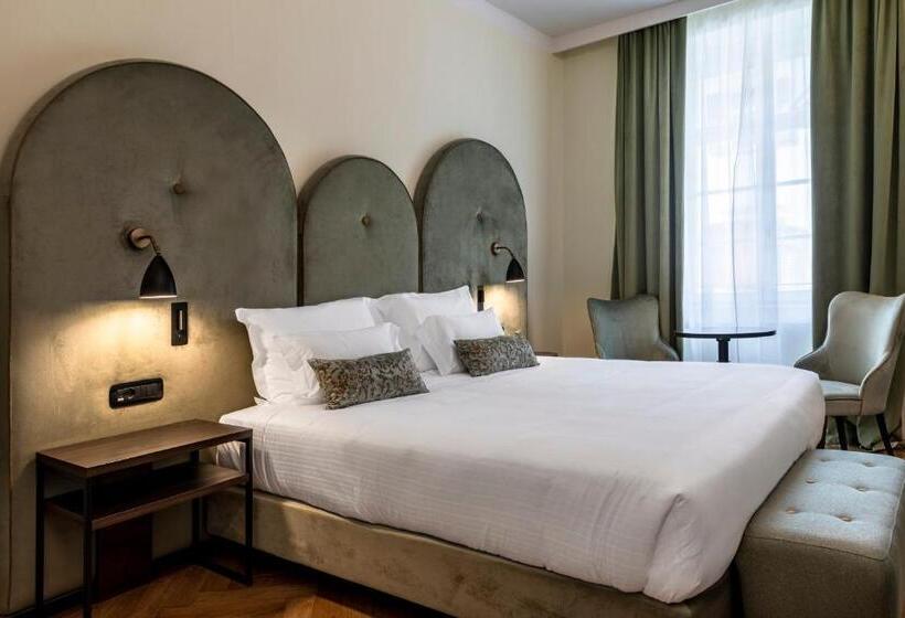 سوییت, Stadt Hotel Città