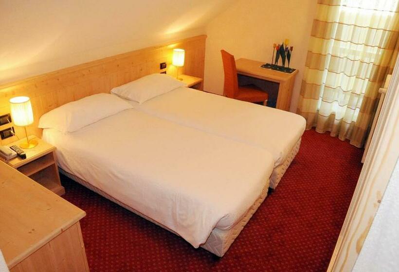 スタンダードルーム, Th Corvara Greif