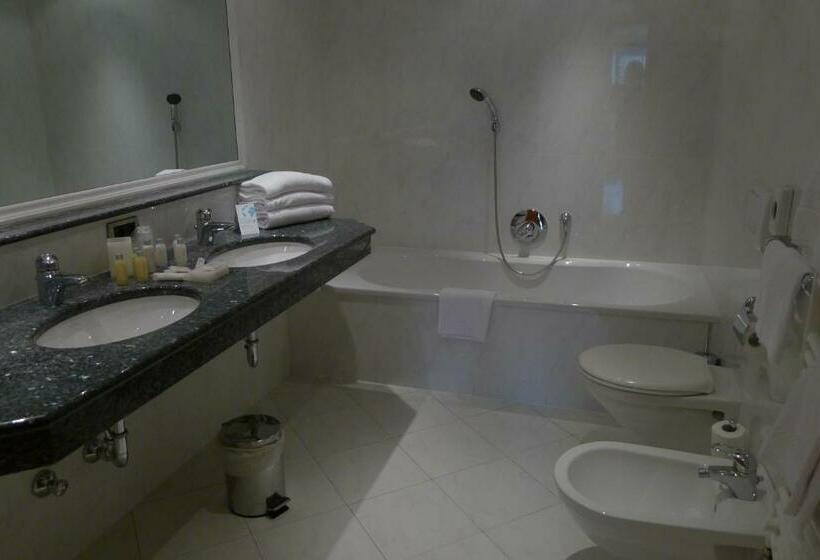 スーペリアトリプルルーム, Th Corvara Greif