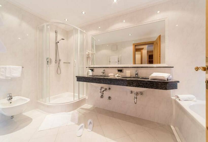 スーペリアトリプルルーム, Th Corvara Greif