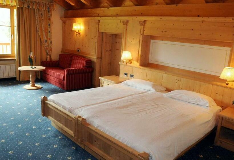 スーペリアの4人部屋, Th Corvara Greif