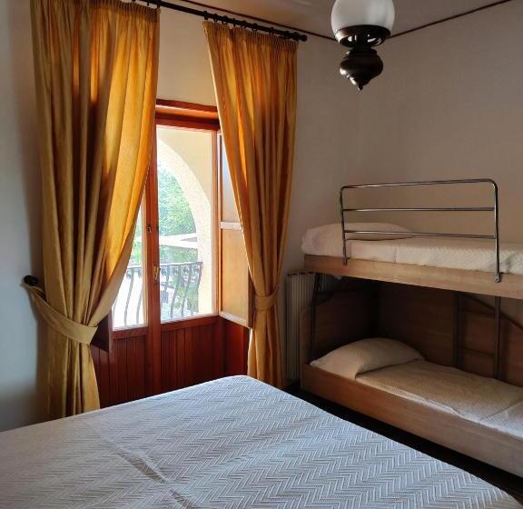 חדר סטנדרט לארבעה, Valdirose