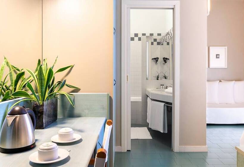 חדר משפחתי, Victoria Palace