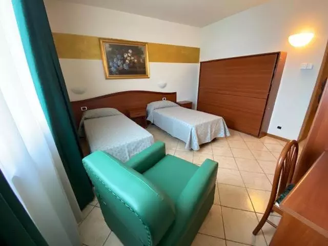 Quarto standart individual, Mini