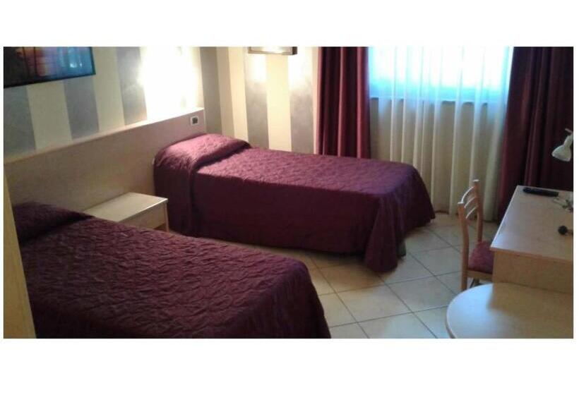 اتاق استاندارد یک نفره, Mini