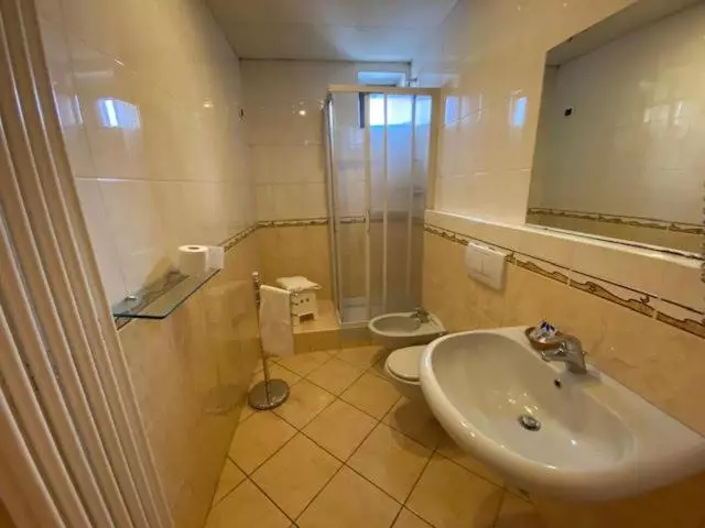 Quarto Triplo Standart, Mini