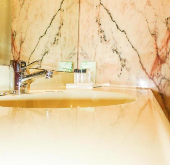 اتاق استاندارد سه نفره, Grand Hotel Europa