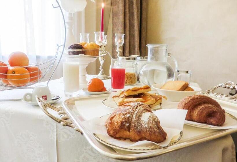 غرفة قياسية ثلاثية, Grand Hotel Europa