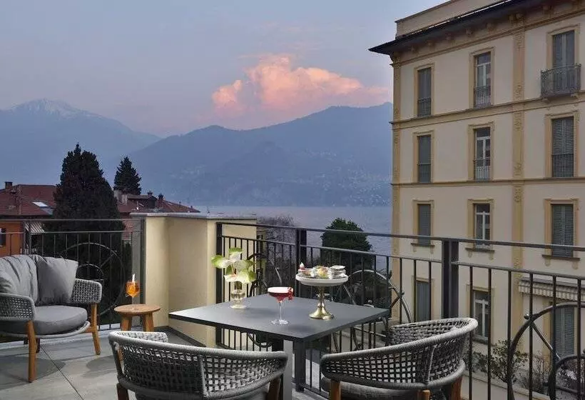 سوییت جونیور با چشم‌انداز دریاچه, Grand Hotel Victoria Concept & Spa, By R Collection Hotels