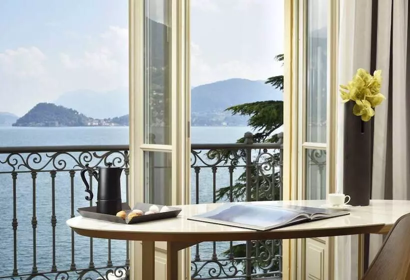 سوییت جونیور با چشم‌انداز دریاچه, Grand Hotel Victoria Concept & Spa, By R Collection Hotels