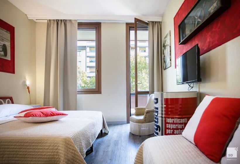 컴포트 트리플 룸, Admiral