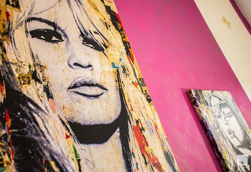 수피리어 싱글 룸, Admiral